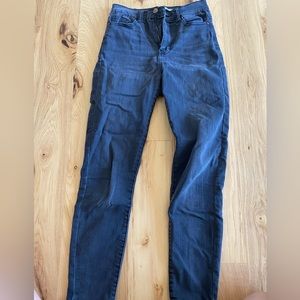 Black skinny jeggings